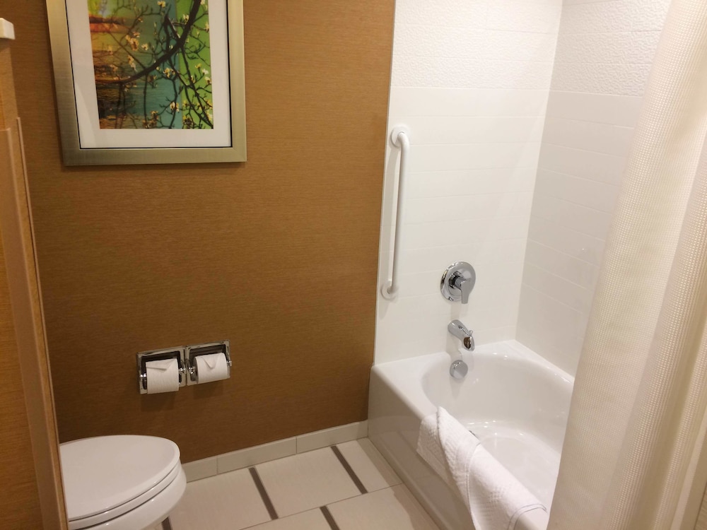Fairfield Inn And Suites By Marriott Sacramento Airport Woodland 16/44