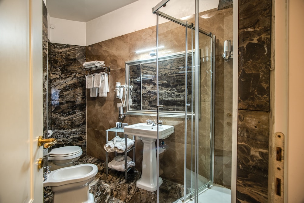 Relais Fontana di Trevi 63/64