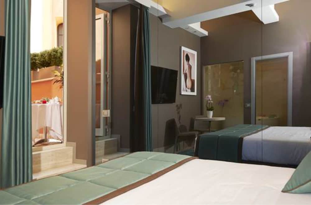 Harry's Bar Trevi Hotel & Restaurant 28/75