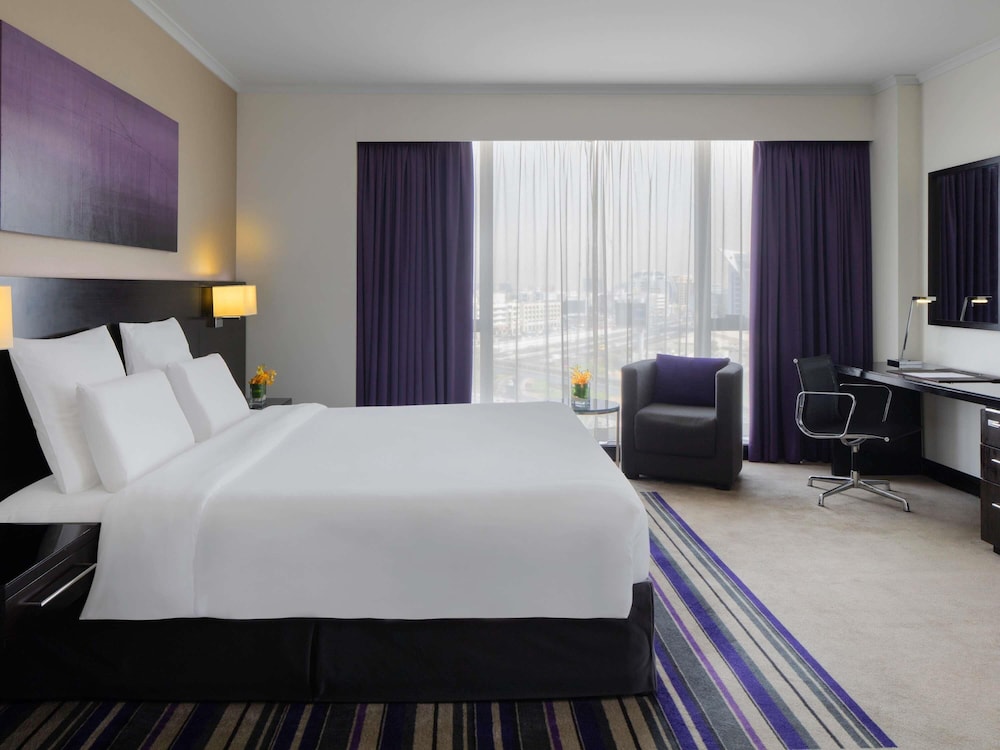 SUPERIOR, KING BED