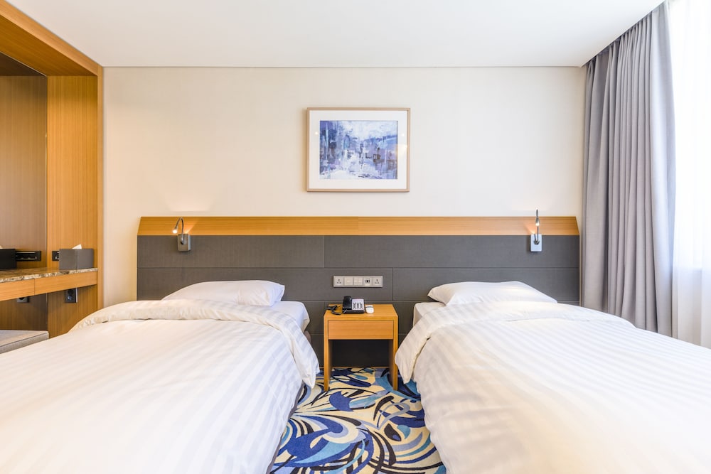 Shin Shin Hotel Jeju Airport (ex Hotel Kenny Story Premium Jeju Yeondong) 14/61