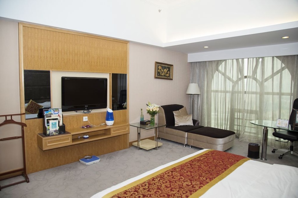 Gladden Hotel Jiangmen 40/61