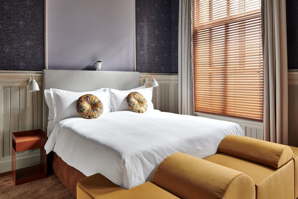 Museum, Suite, King Bed
