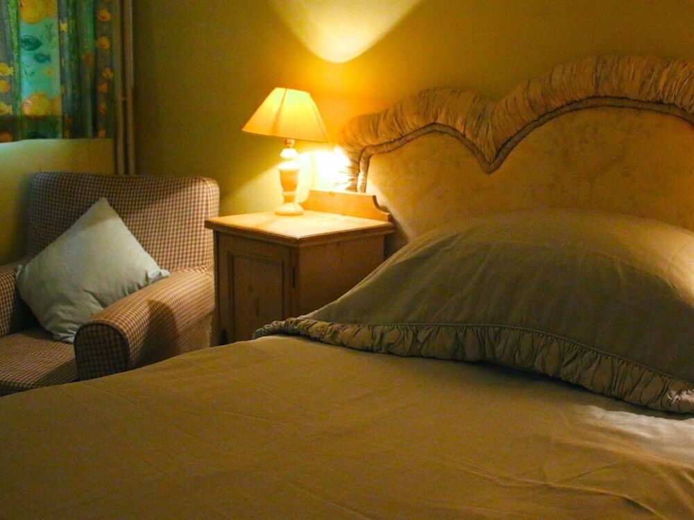 Stone House Bed And Breakfast 9/19