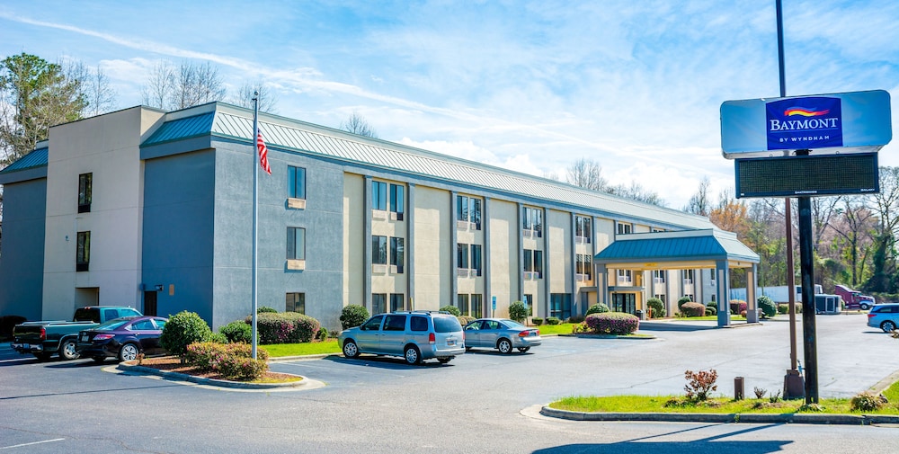 La Quinta Inn & Suites by Wyndham Fayetteville I-95 1/29