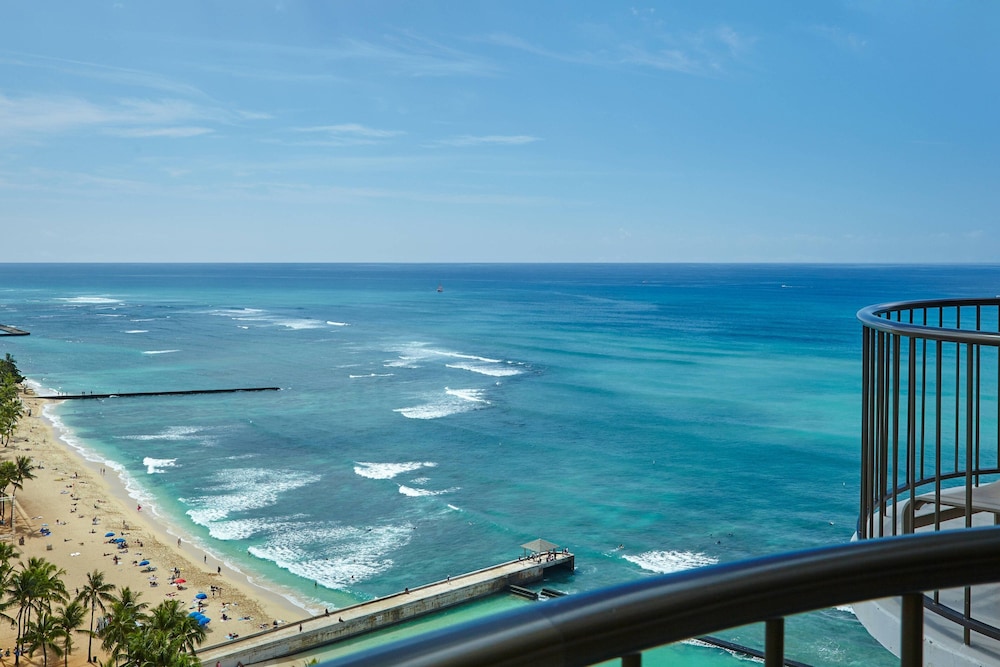 Waikiki Beach Marriott Resort and Spa 28/41