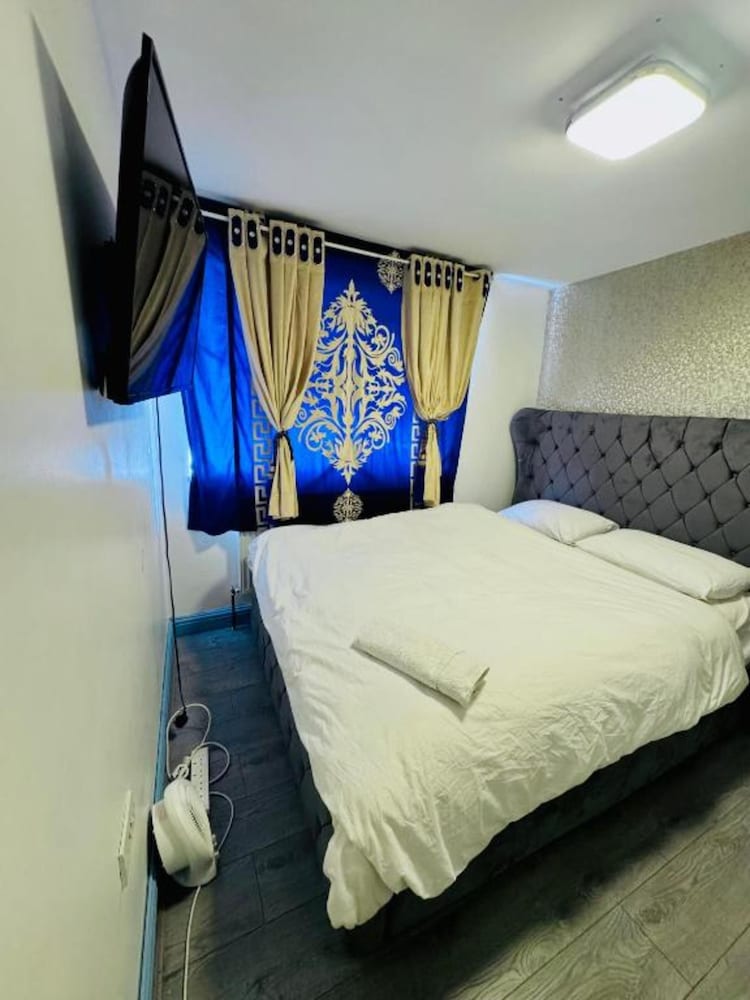 OYO Unique Private Room 13/24