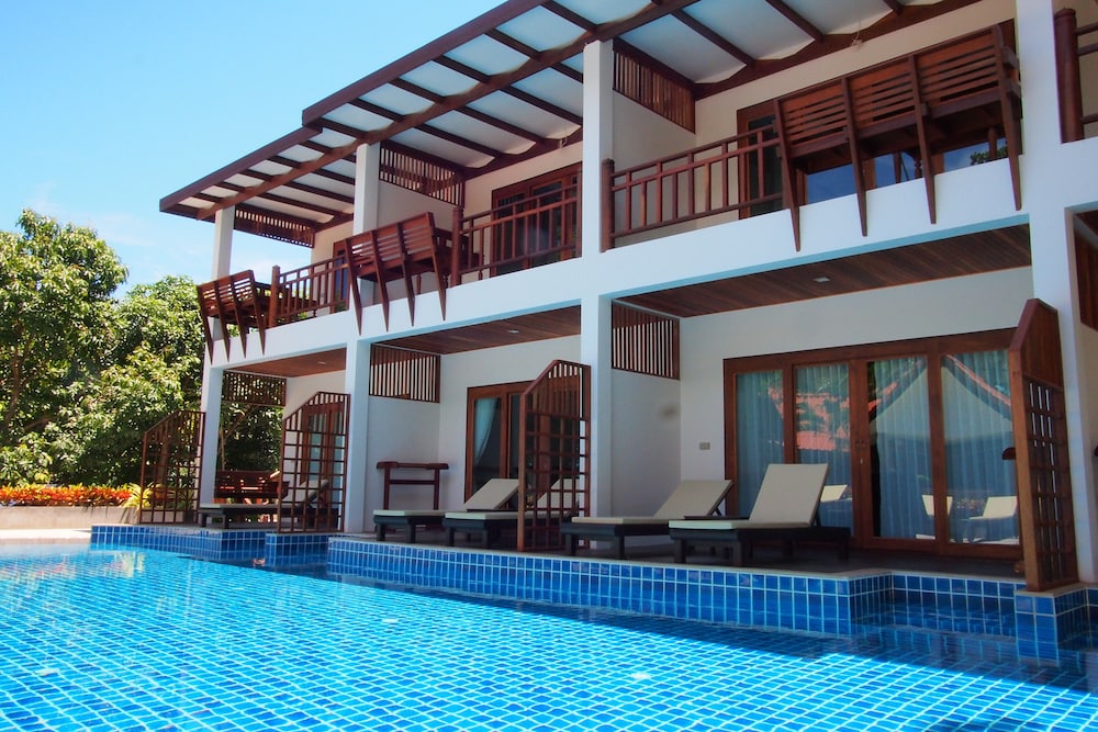 Blue Diamond Resort 11/73