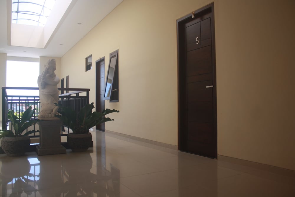 Hotel Mandari 11/65