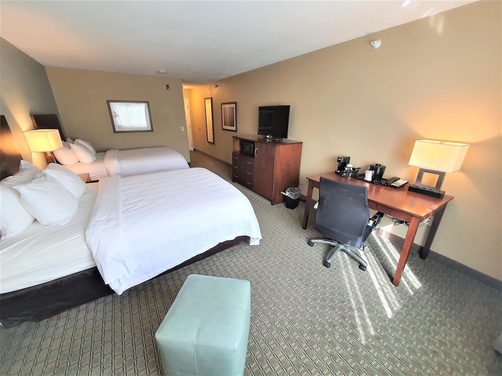 AmeriVu Inn and Suites - Chisago City 21/37