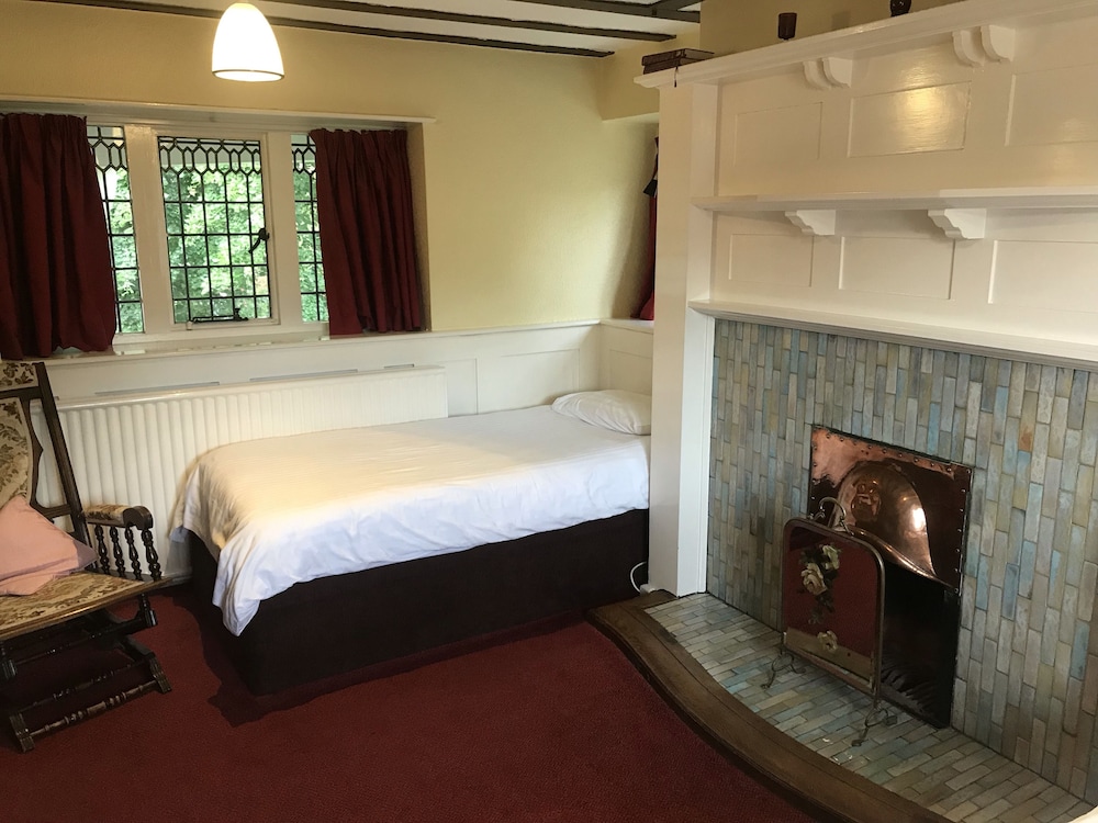 Barons Court Hotel 17/72
