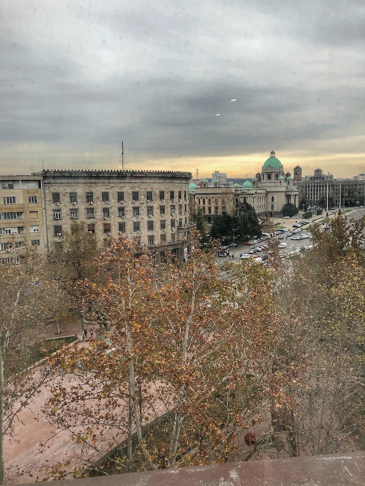 Maccani Luxury Suites 2/85