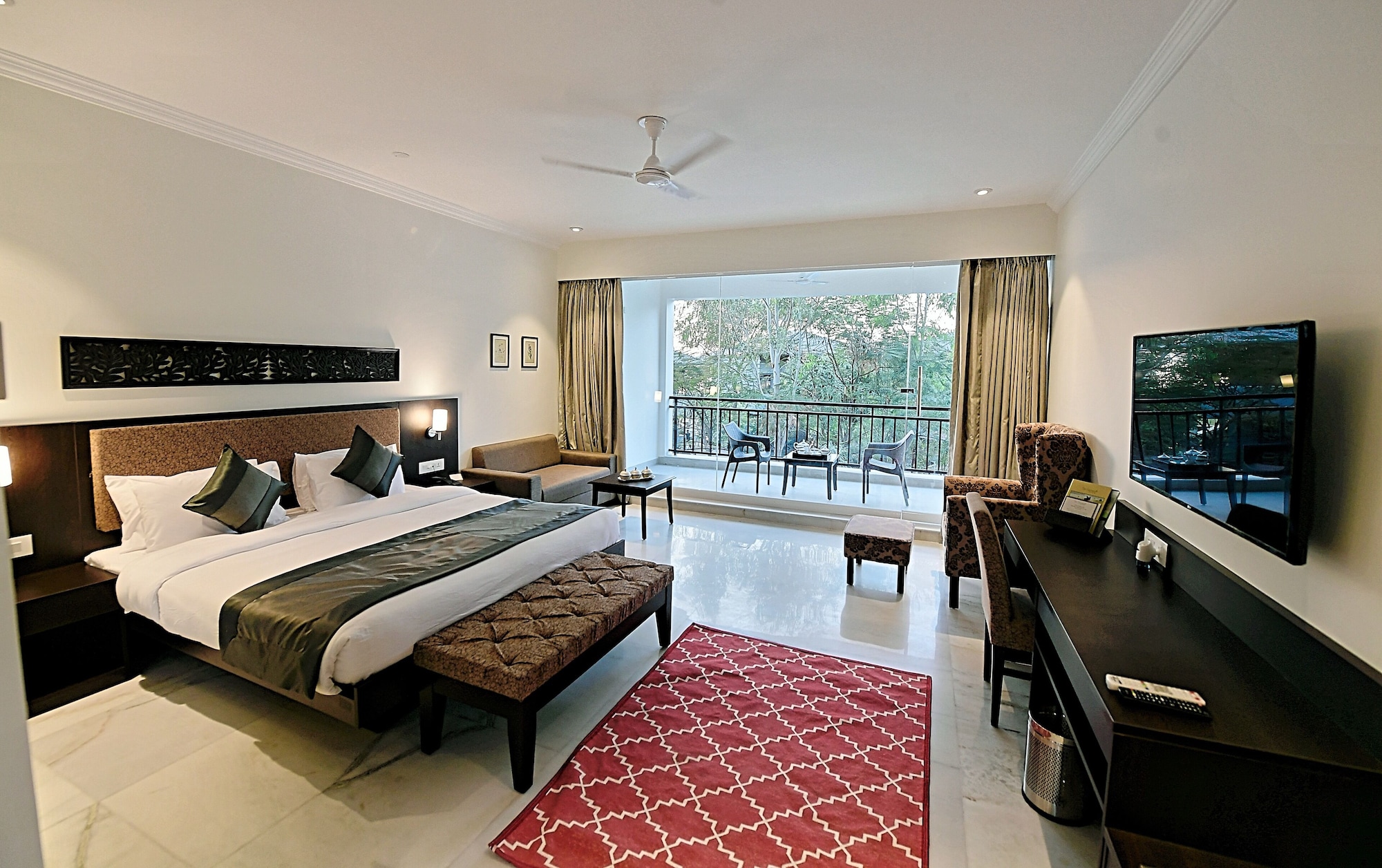Premium, King Bed, Near the Pool