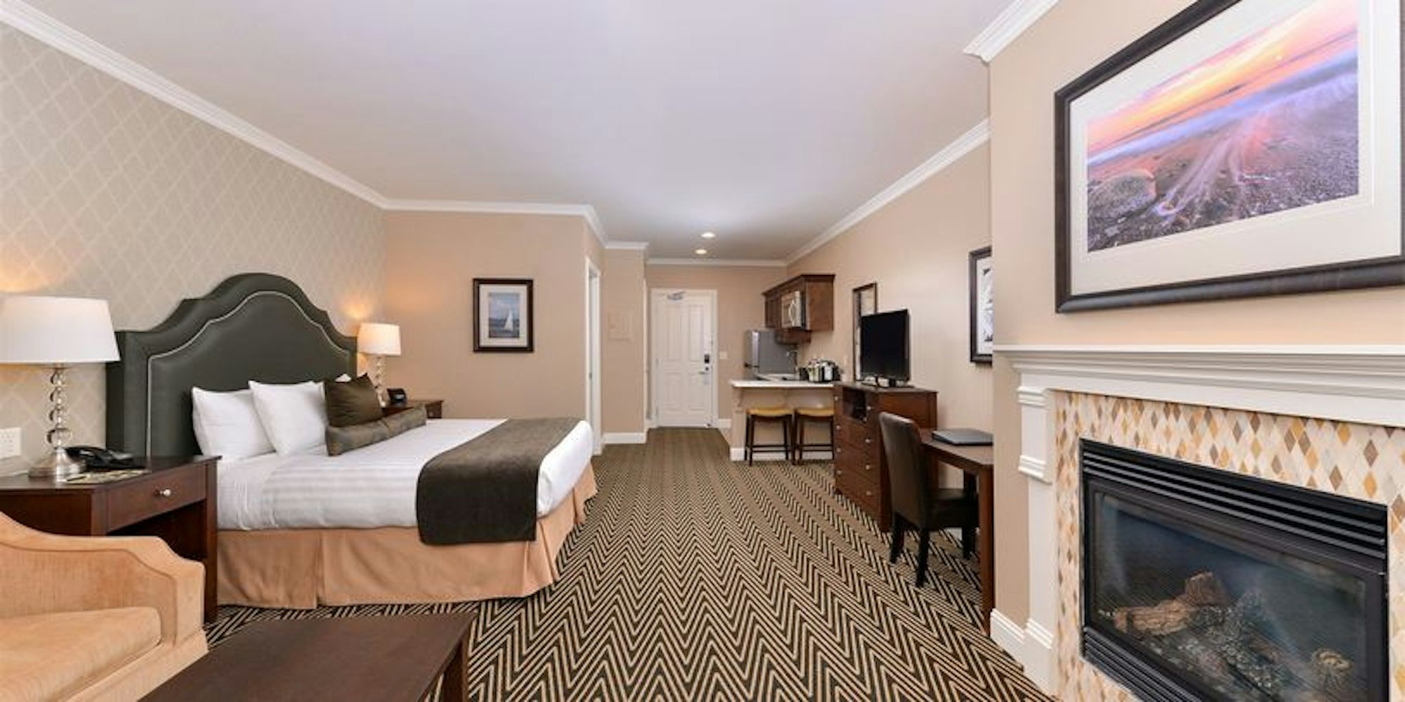 Majestic Inn & Spa 20/80
