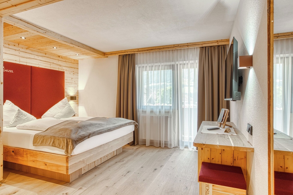 Superior, Queen Bed