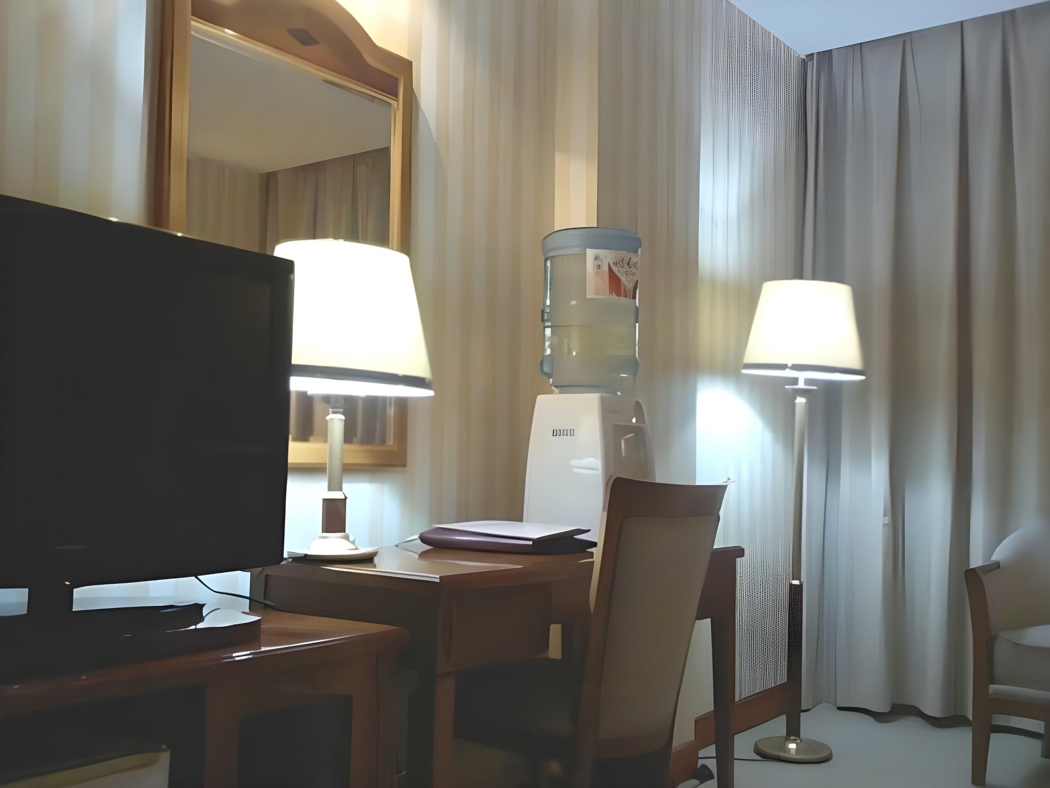 Zhengzhou Airport Hotel 23/43