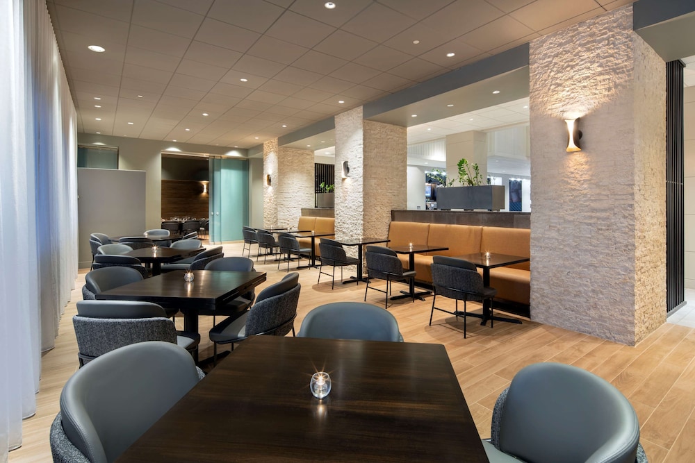 Hyatt Regency Milwaukee 59/73