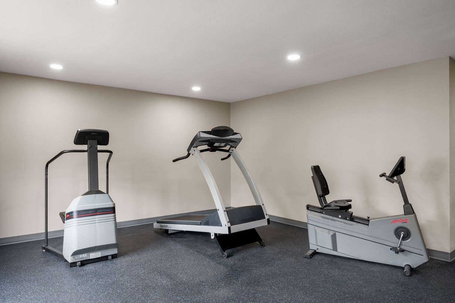 La Quinta Inn By Wyndham Indianapolis Airport Executive Drive 16/37