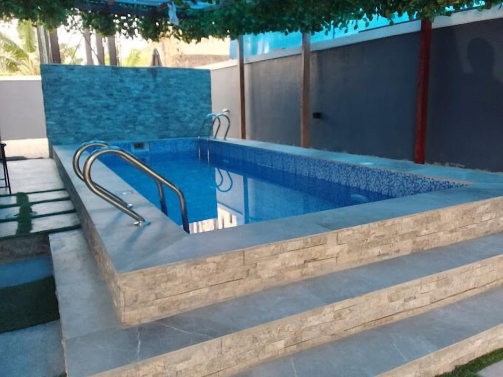 Grand Hyatt Hotels 47/50