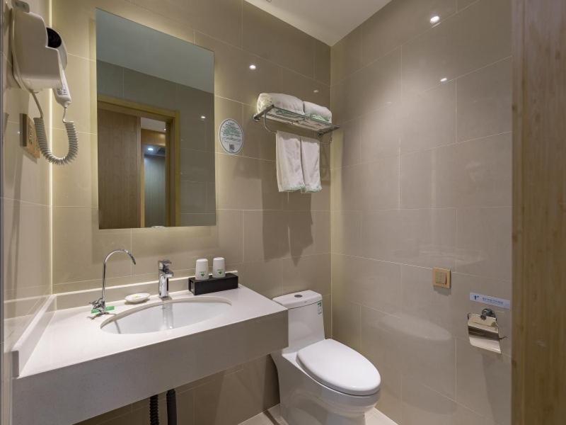 GreenTree Eastern Xuzhou High Speed Railway Station West Exit Station Hotel 58/60