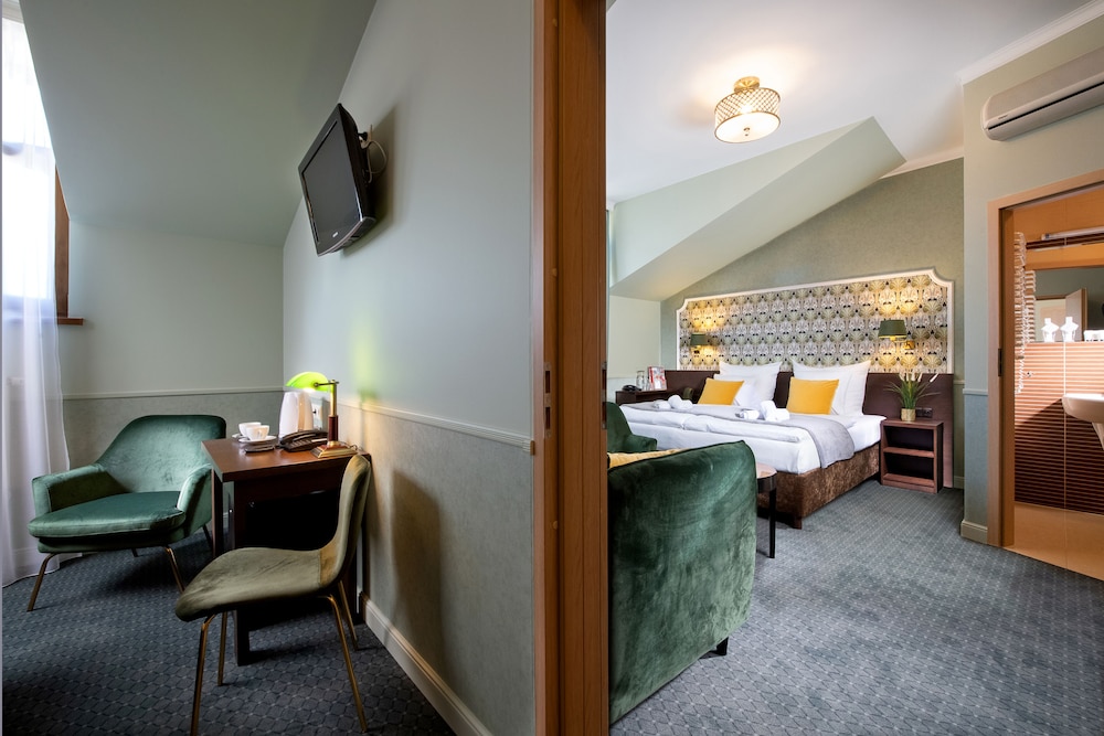 استوديو بسريرين كوين مع أريكة، Hotel Amber 2/4
