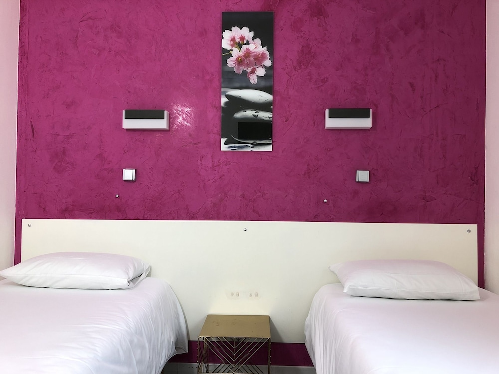 Halt hôtel 10/50