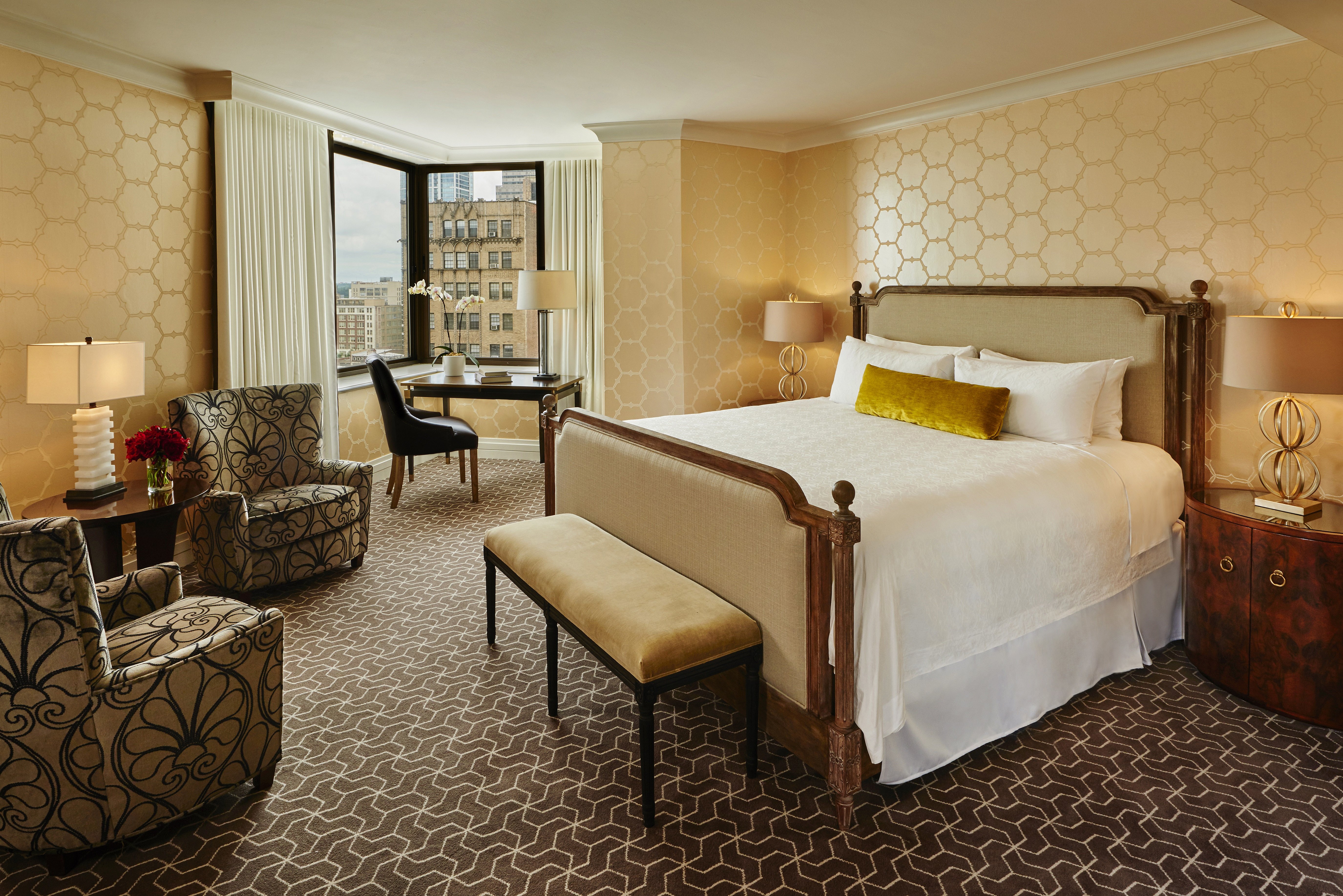 DELUXE, KING BED, CITY VIEW