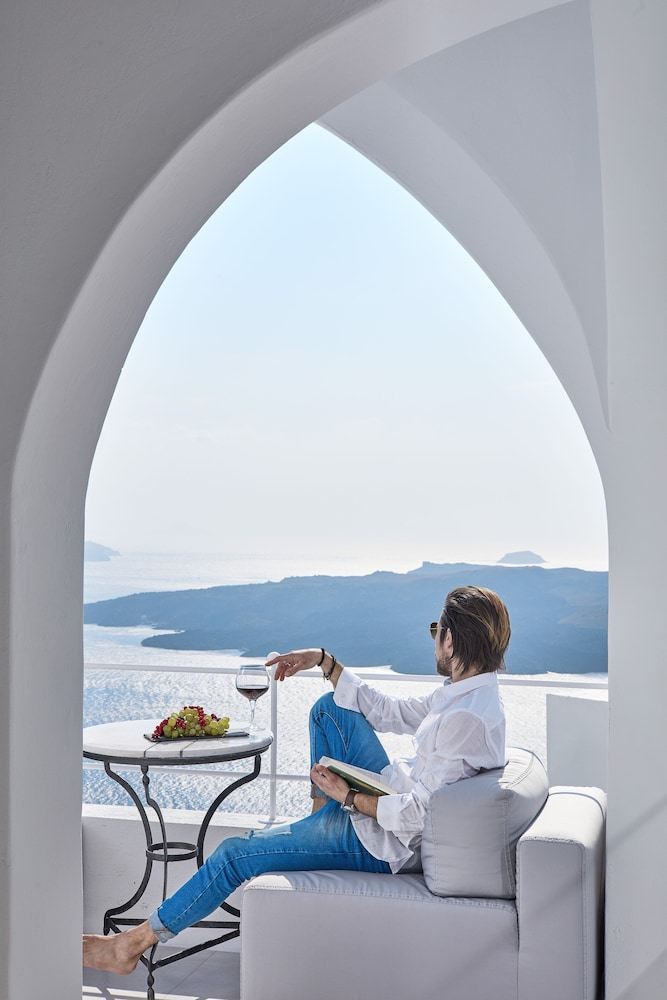 Cosmopolitan Suites - Adults Only 3/50