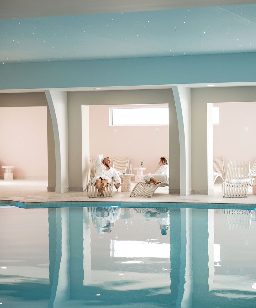 St Moritz Hotel 22/50