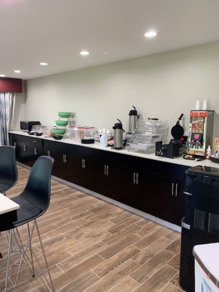 Days Inn by Wyndham Bellville Mansfield 20/30