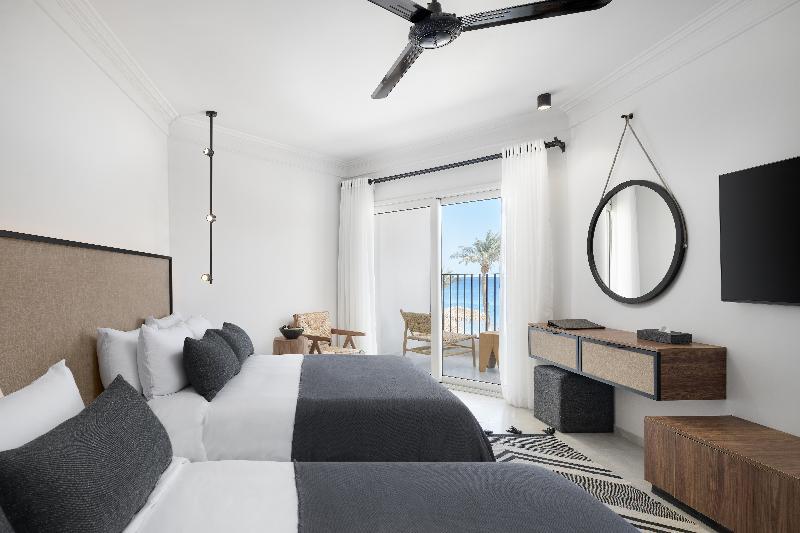 2 Bedrooms, Chalet, Sea Front