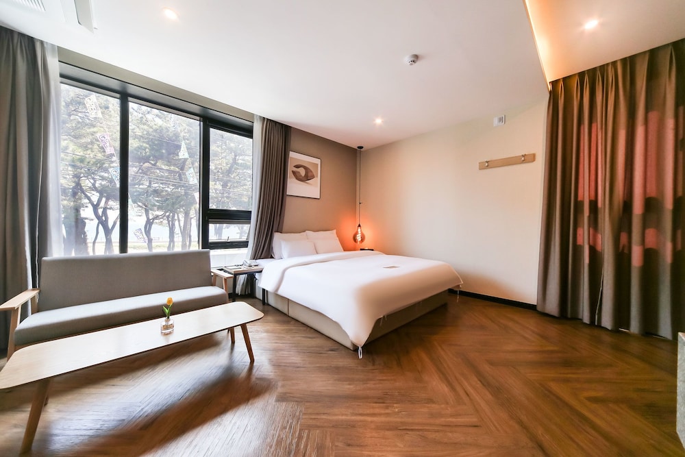 Standard, King Bed