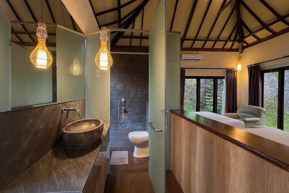 The Batu Hotel & Villas 49/50
