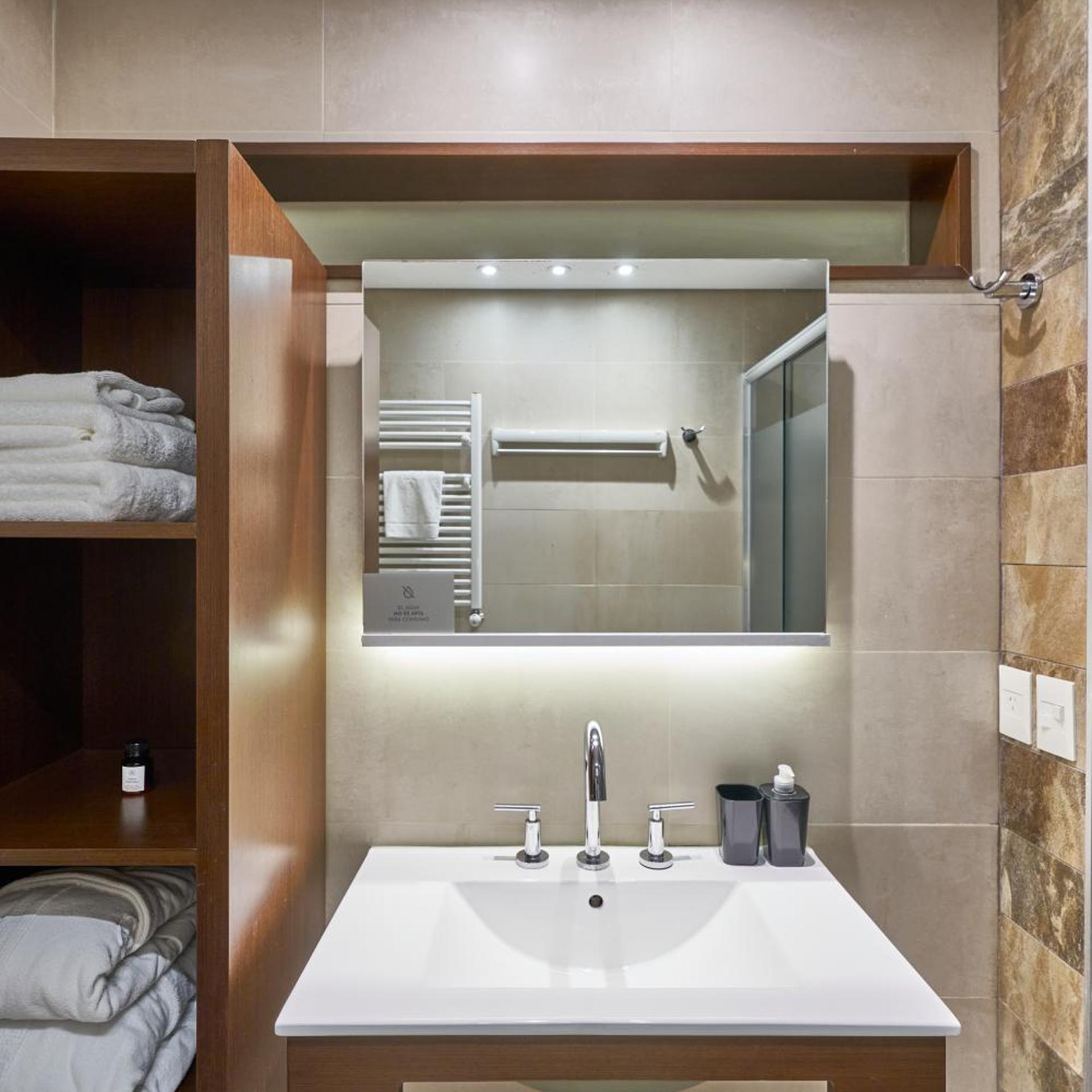 Almarena Apart Hotel Boutique 48/50