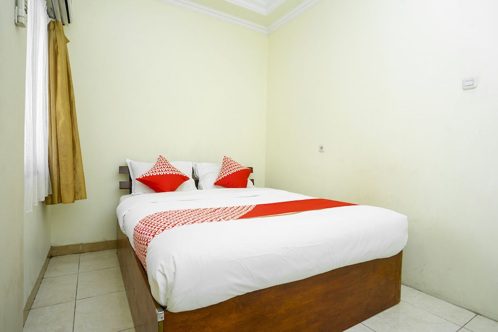 OYO 2319 Tengkawang Residence 15/22