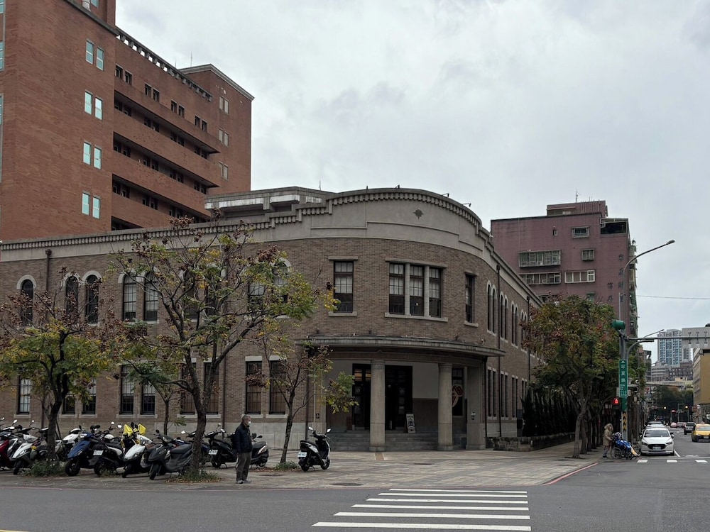9ine hotel 55/63