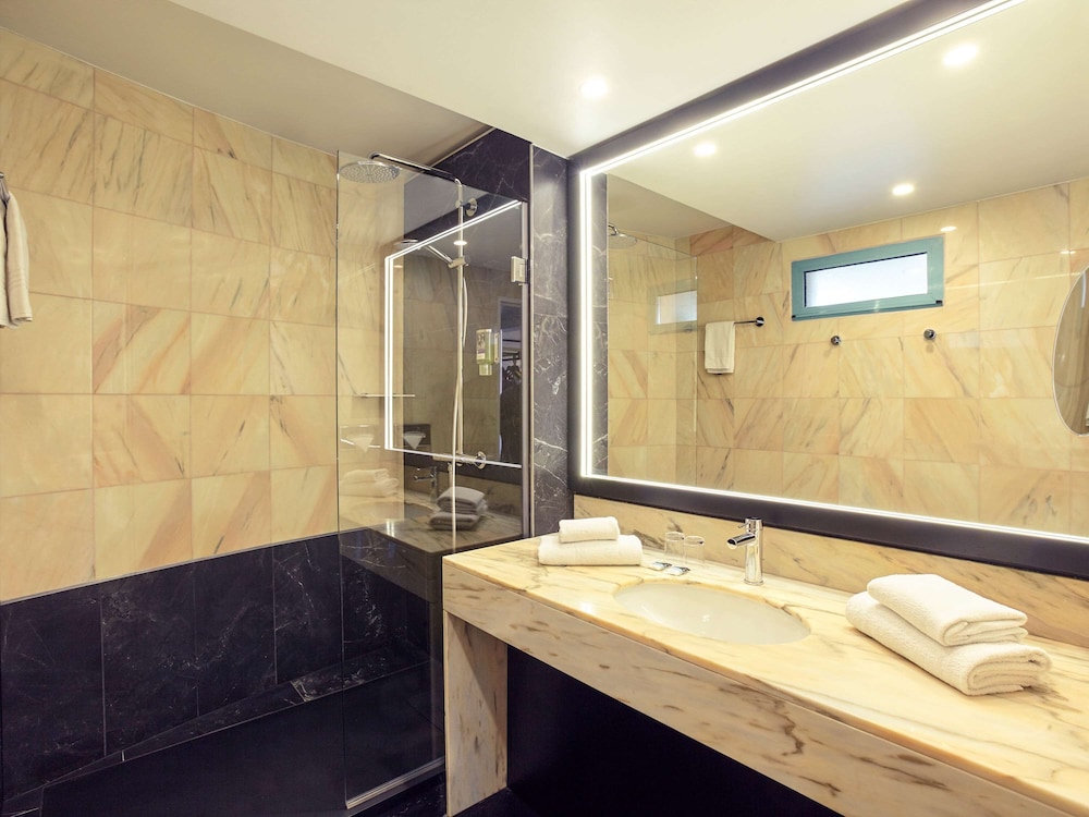 Mercure Paris Saint-Ouen 47/49