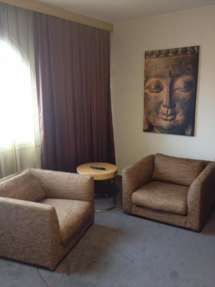 Kumla Hotel 34/38