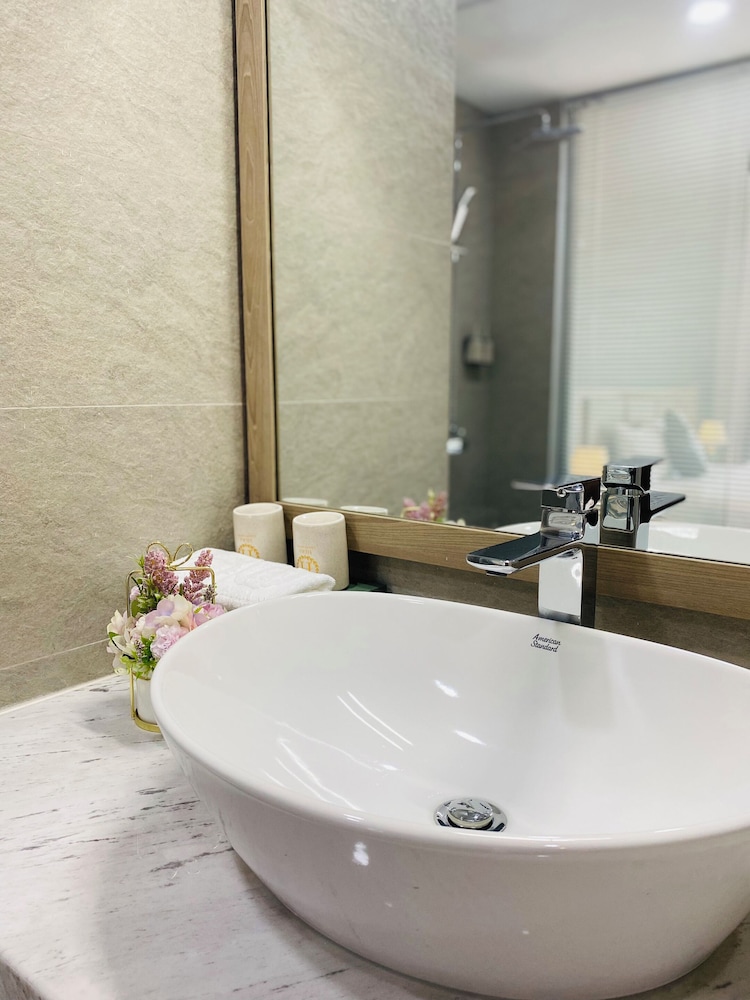 Hera Luxury Hotel 49/50