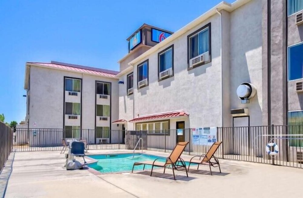 Motel6 Hesperia, CA - West Main Street - I-15 46/60