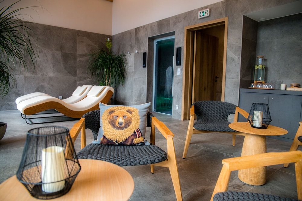 Pure Montagne Resort and Spa 56/66