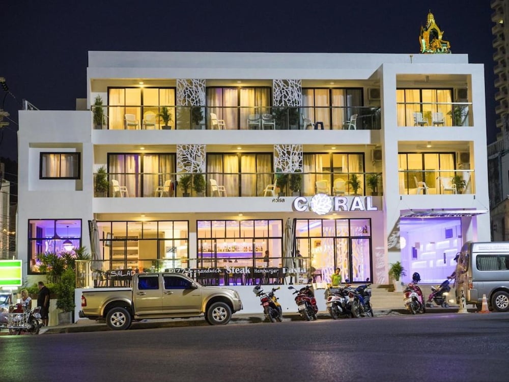 Coral Inn 31/33