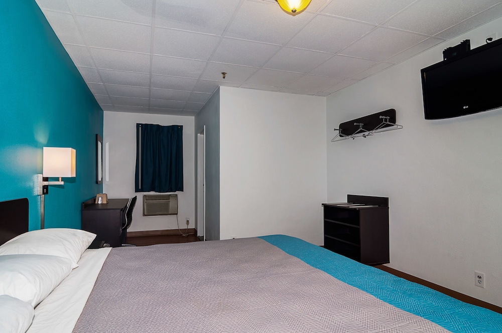 Motel6 Elmsford, NY - White Plains 17/50