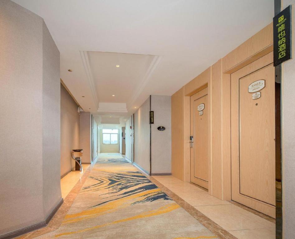 Vienna 3 Best Hotel (Dongguan Liaobu Shida Road) 23/55