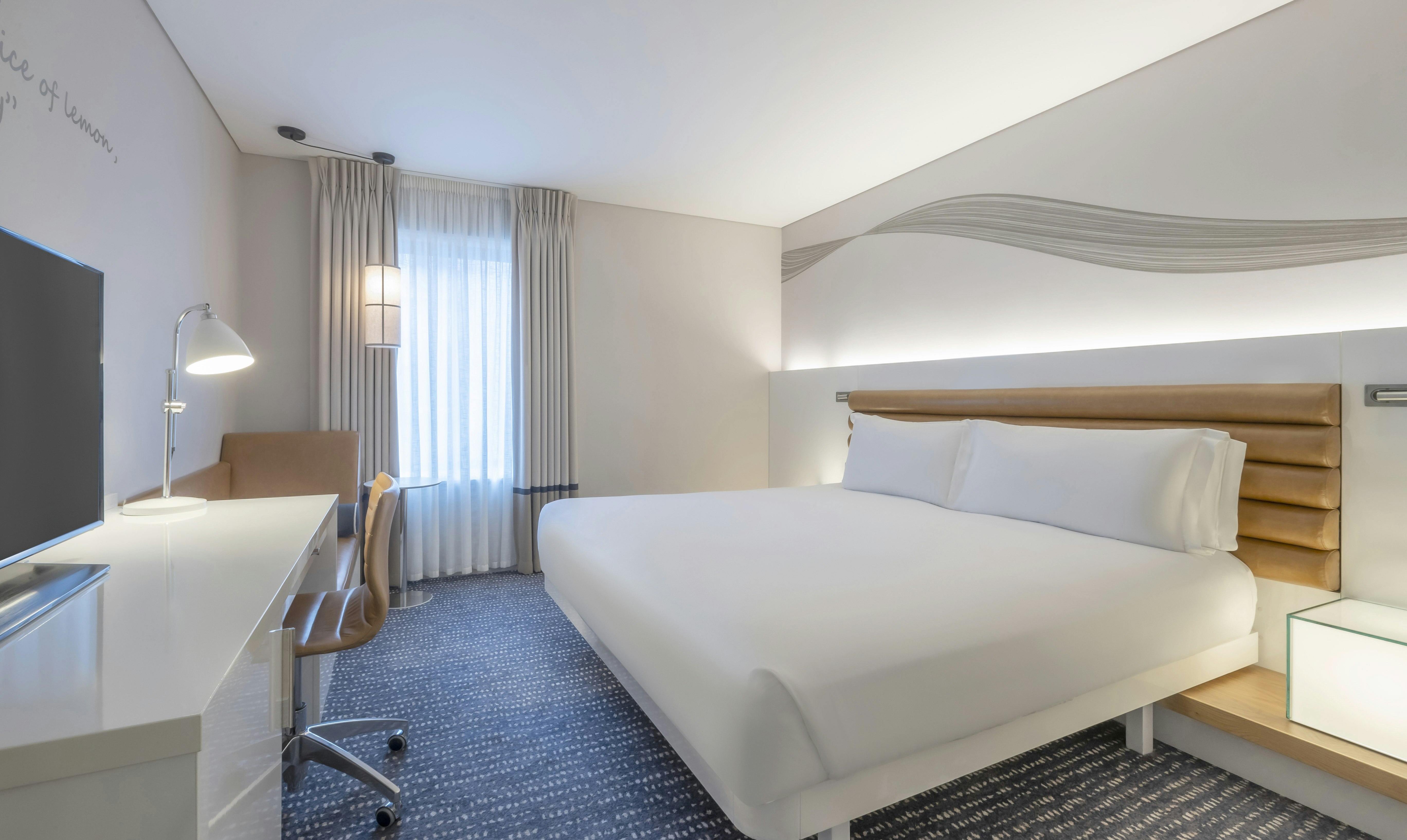 SUPERIOR, KING BED