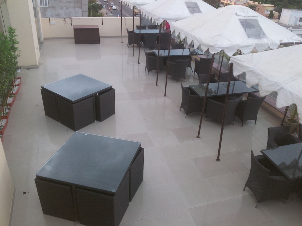 Savi Regency Hotel 25/36