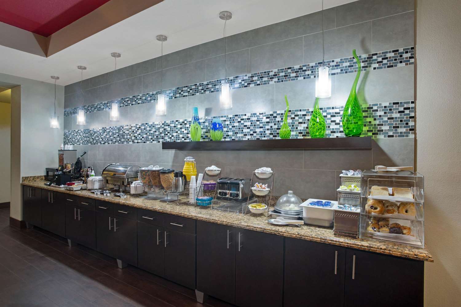 La Quinta Inn Suites Pearsall 8/56