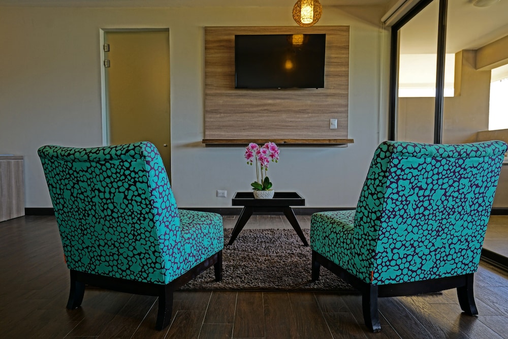 Nammbu Beachfront Bungalows 56/65