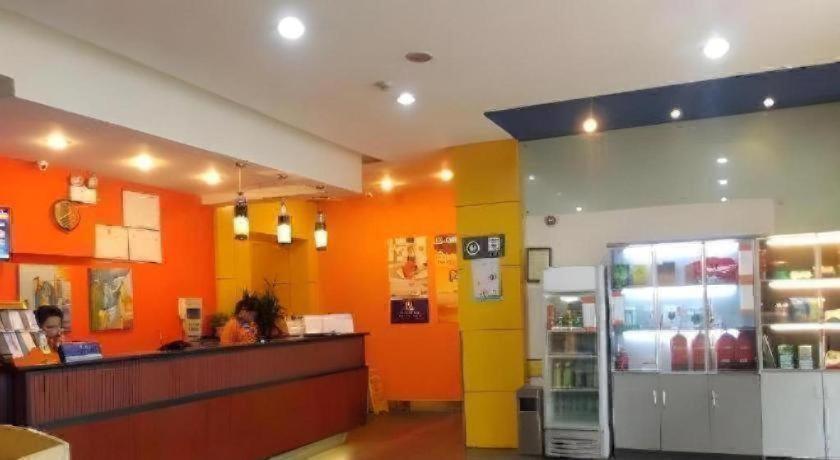 7 Days Inn Chengdu North Railway Train Station Square Branch 11/39