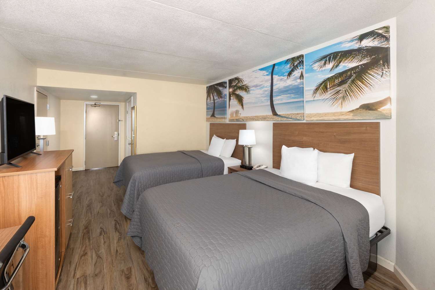 Days Inn By Wyndham Biloxi Beach 14/32